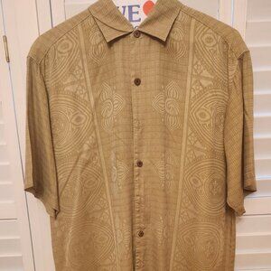 TOMMY BAHAMA BUTTON DOWN SHORT SLEEVE LIGHT GREEN IN COLOR  SIZE L